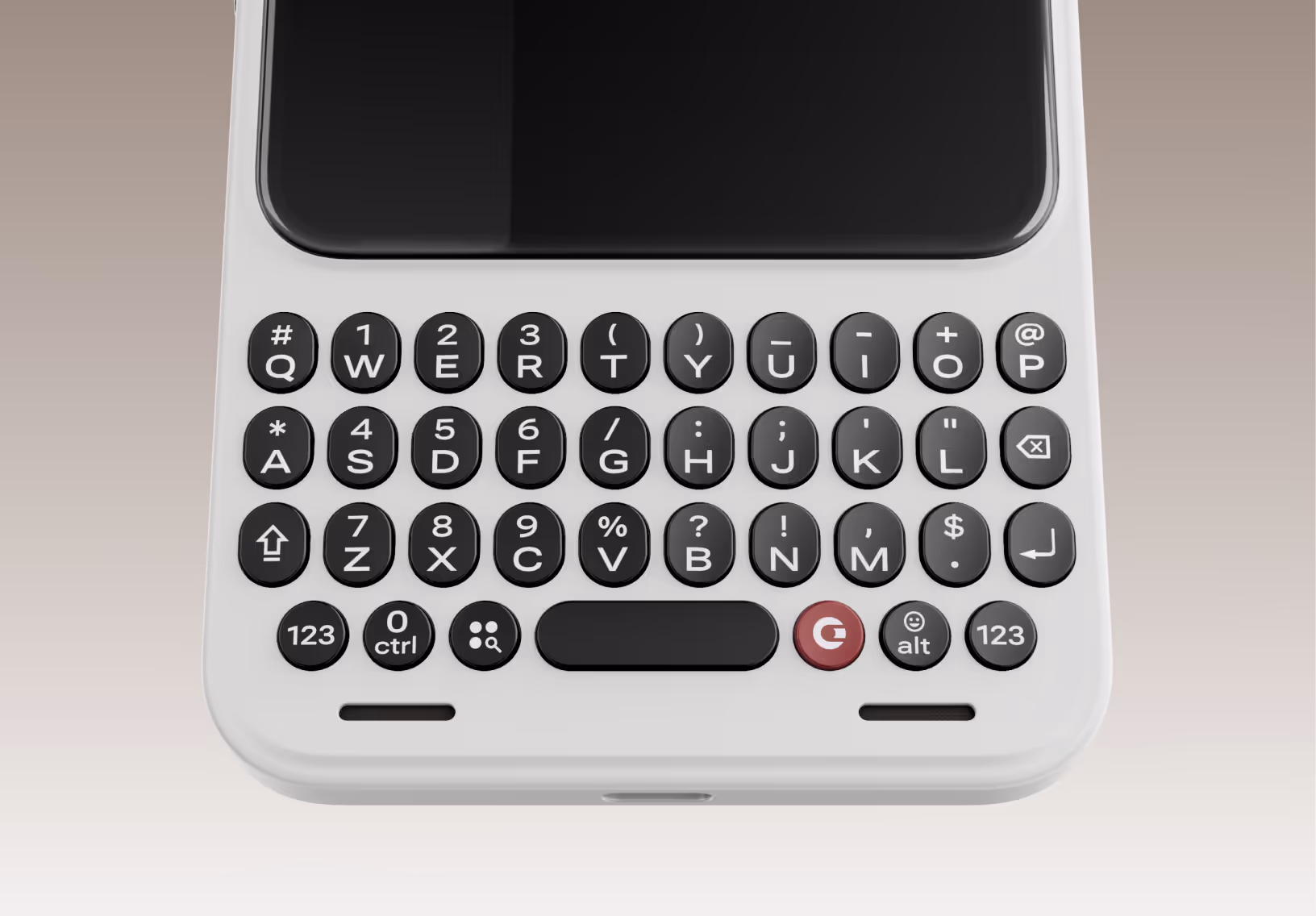 Clicks Communicator Smartphone in Gelb und Grau mit physischer QWERTY-Tastatur auf einem Schreibtisch